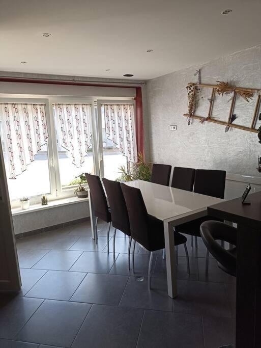 Appartement De 70M2 Tout Equipe Hargarten-aux-Mines Kültér fotó